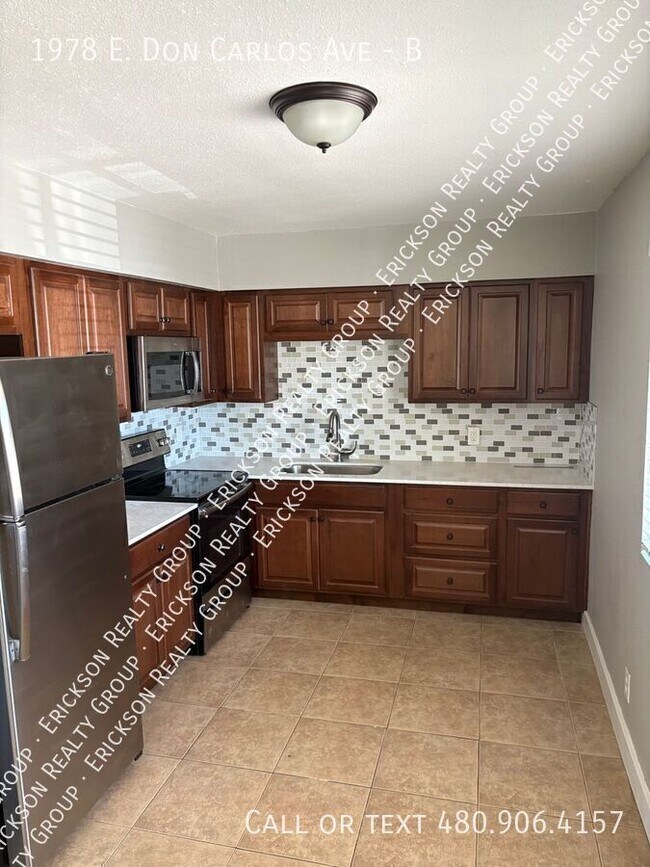 Foto del edificio - 1978 E Don Carlos