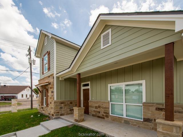 Building Photo - 222 Howdy Ct
