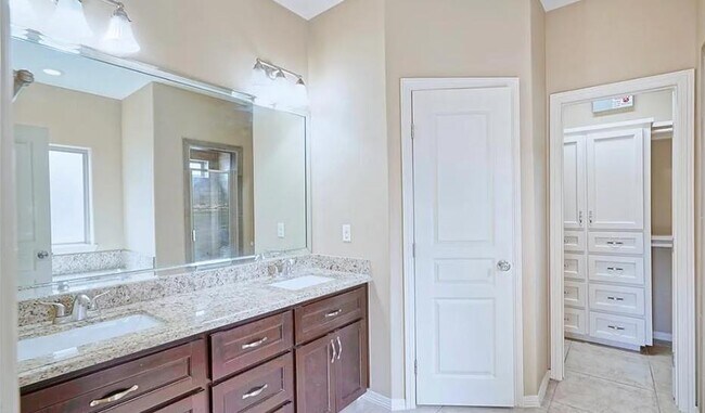 Building Photo - 2902 Granite Dr