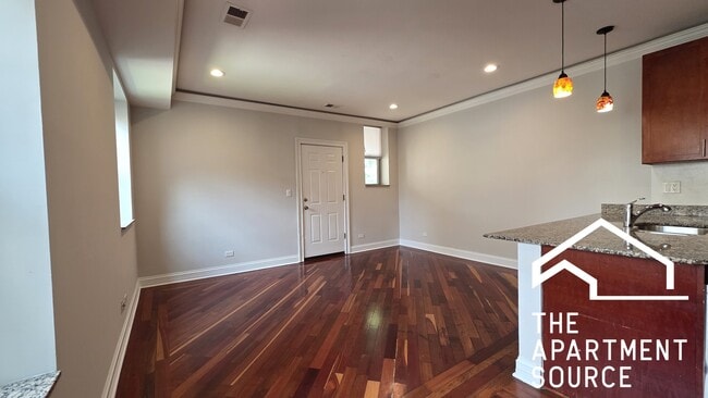 Building Photo - 2038 W Touhy Ave