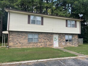 Building Photo - 525 Mt Pelia Rd