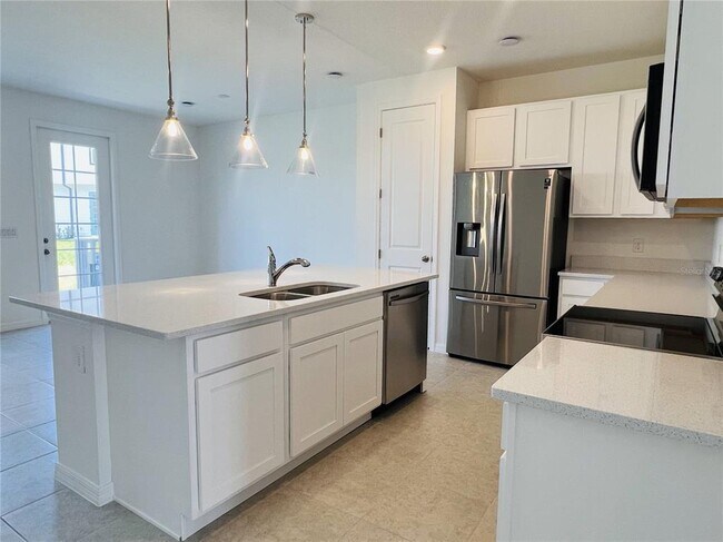 Building Photo - 1025 Plantation Ln
