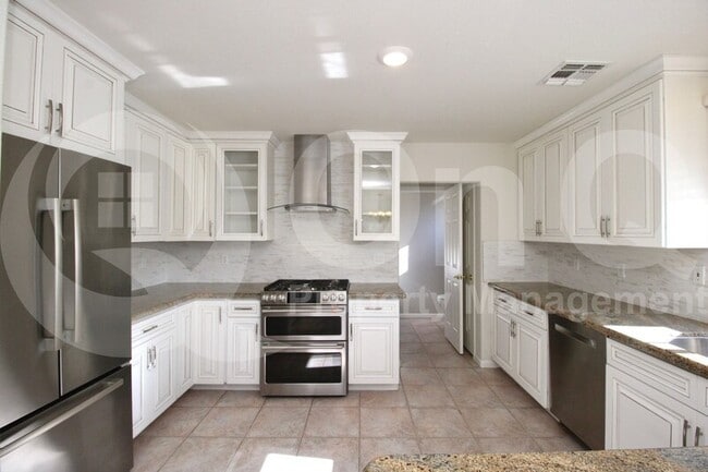 Building Photo - 7650 E Williams Dr