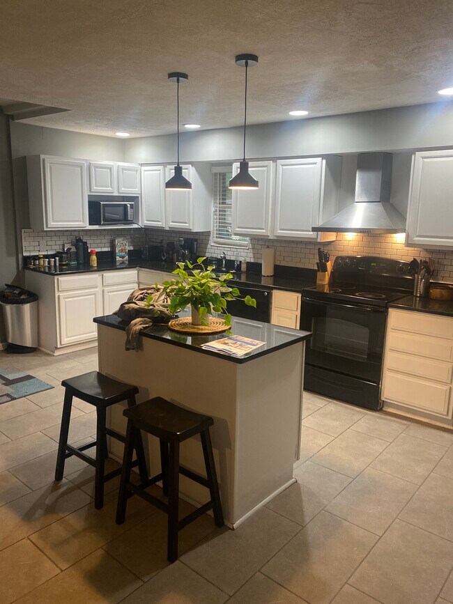 Foto del edificio - 215 Taylor Ave