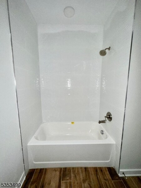 Foto del edificio - 321 E 3rd St