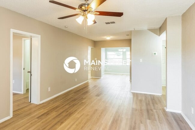 Building Photo - 3 Bedroom Pet-Friendly Home in SAINT PETER...
