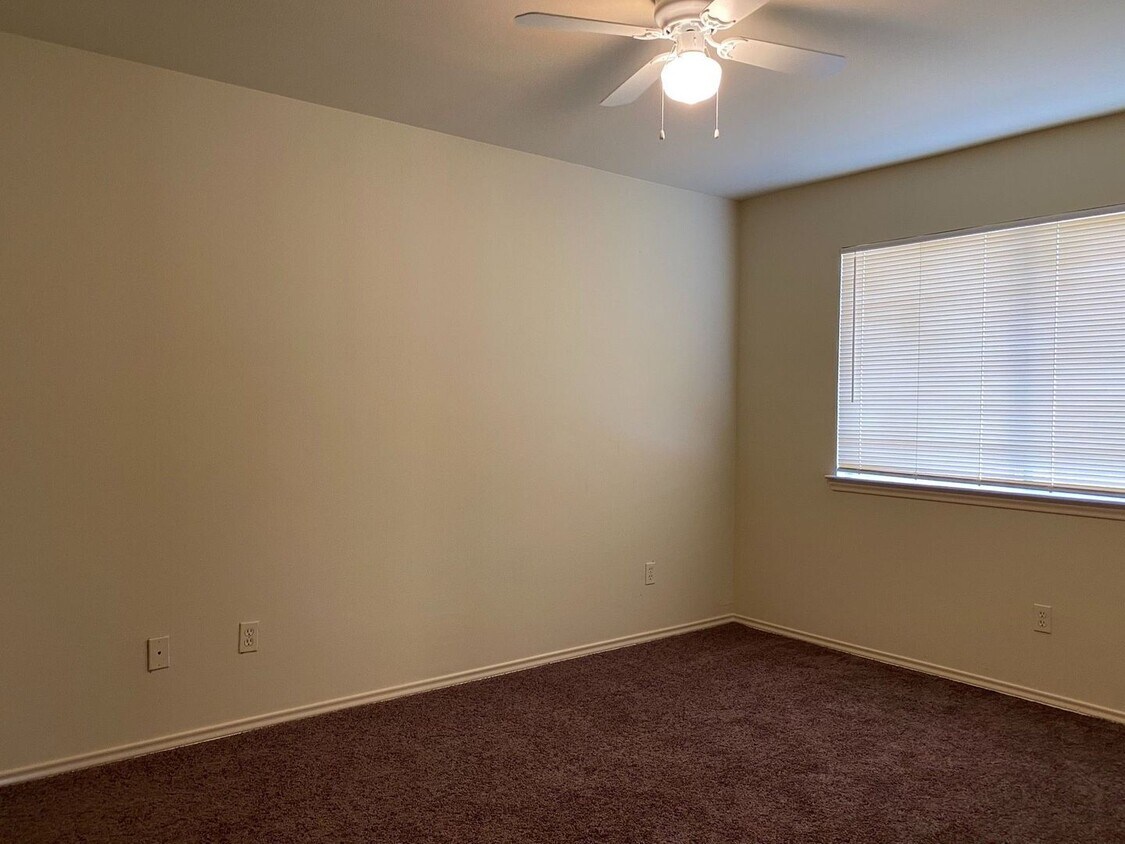 Photo - 1106 Greencroft St