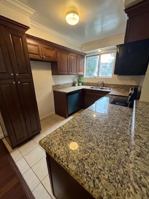 Foto del edificio - 14306 Riverside Dr