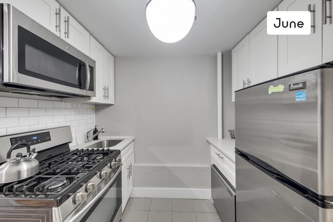 Building Photo - 94 Saint Marks Place