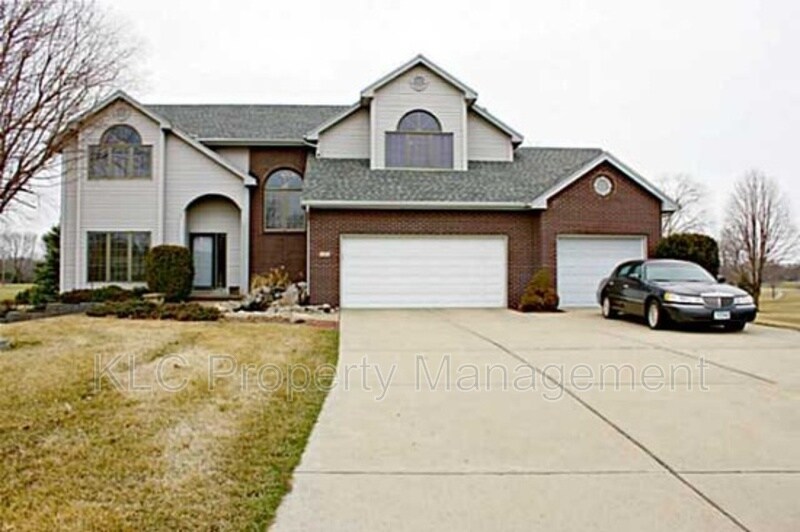 Foto principal - 704 SW Coventry Cir