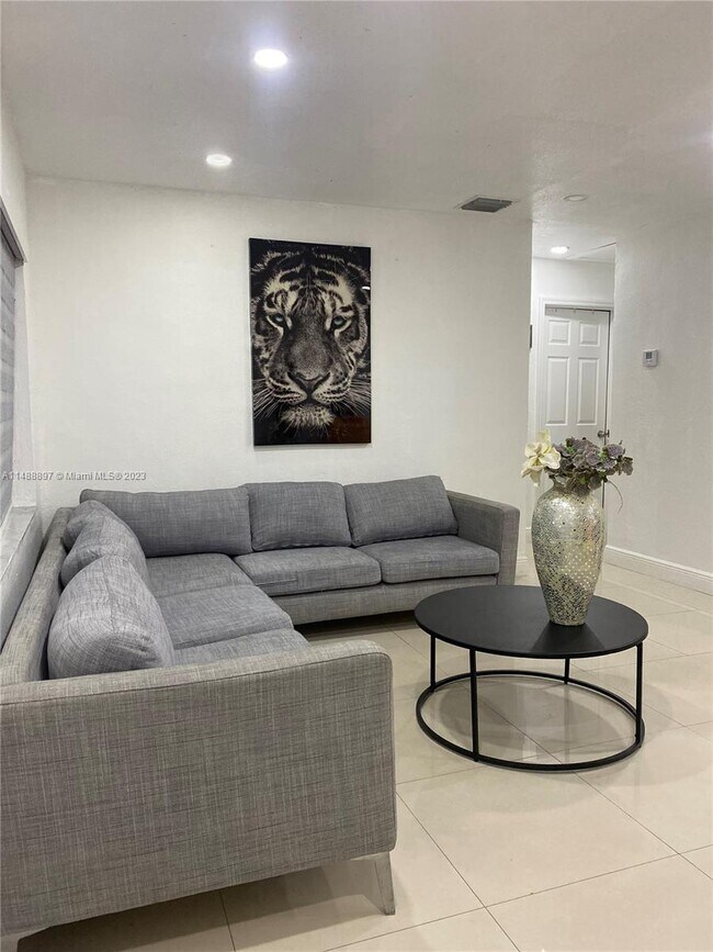 Foto del edificio - 2340 NW 155th St