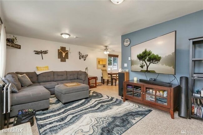 Building Photo - 4 br, 1 bath House - 8724 13Th Place Ne