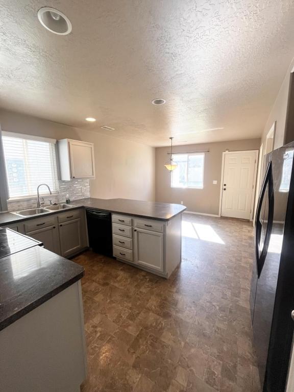 Foto del edificio - 1947 N 275 W