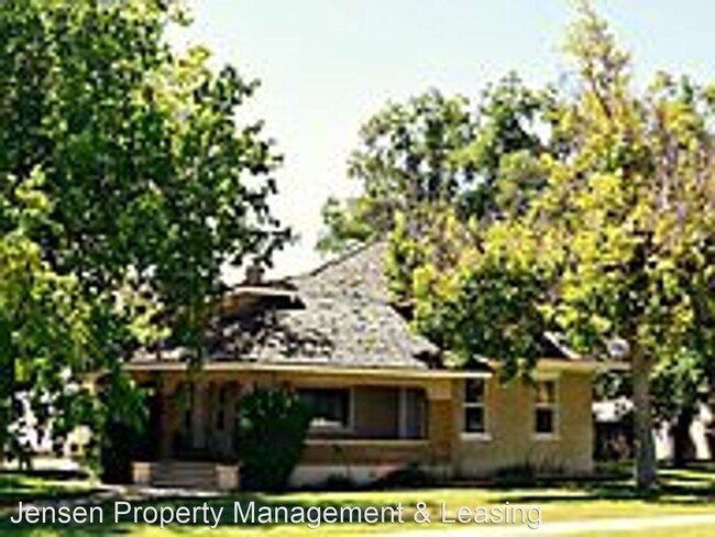 Building Photo - 6 br, 3.5 bath House - 210 South 300 West
