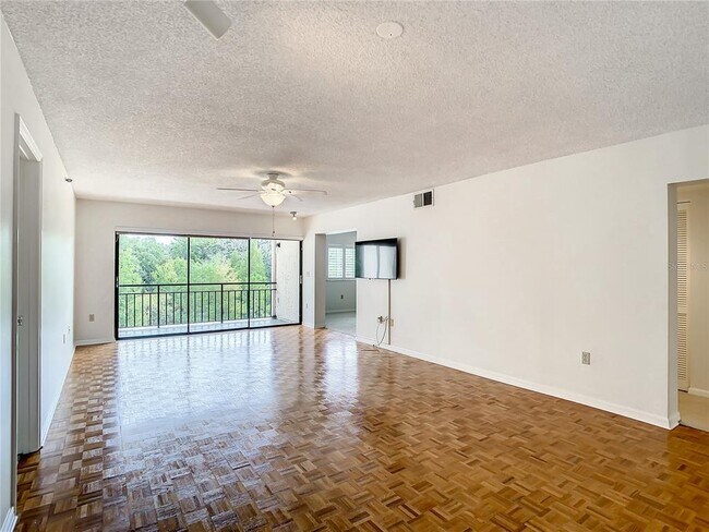 Foto del edificio - 1158 Carmel Cir