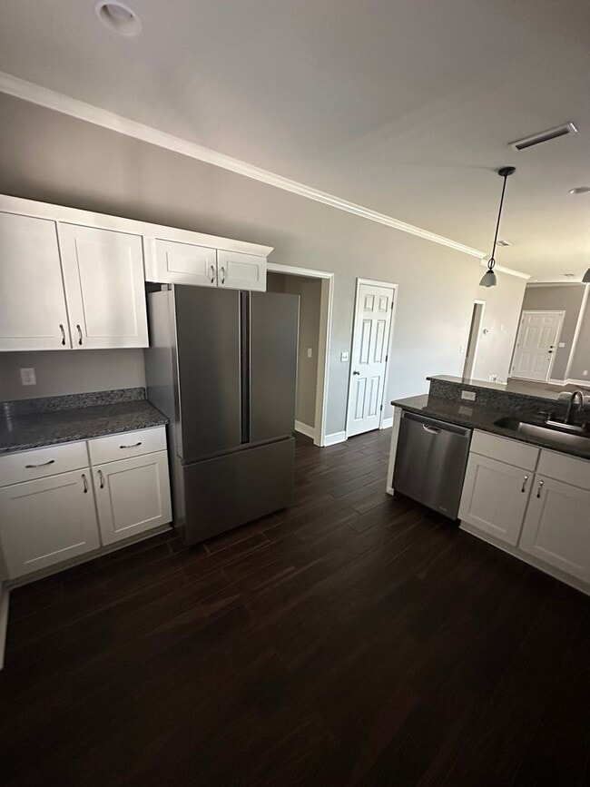 Building Photo - 3 BR/2 BA with Updated Features!