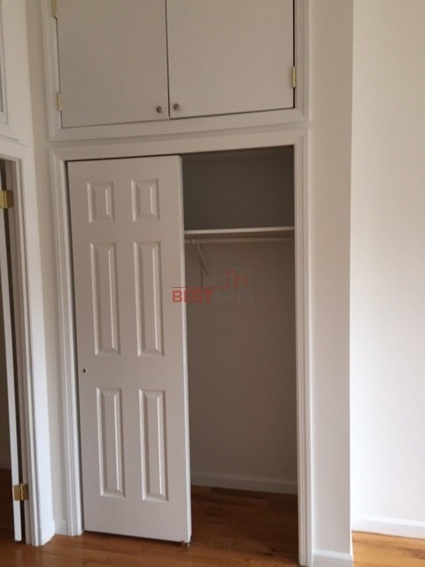 Building Photo - 251 W 51st St