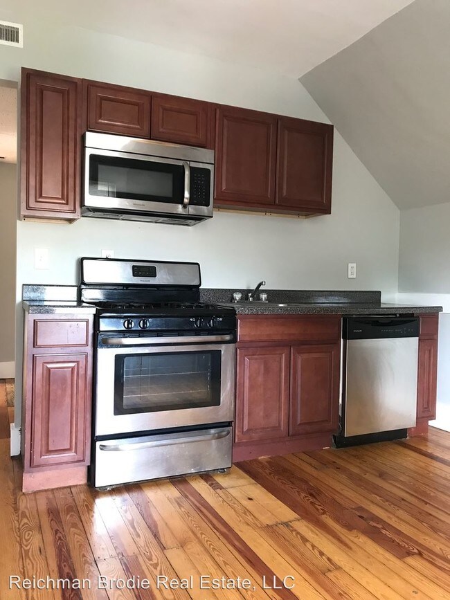 129 Chatham St, New Haven, CT 06513 Room for Rent in New Haven, CT