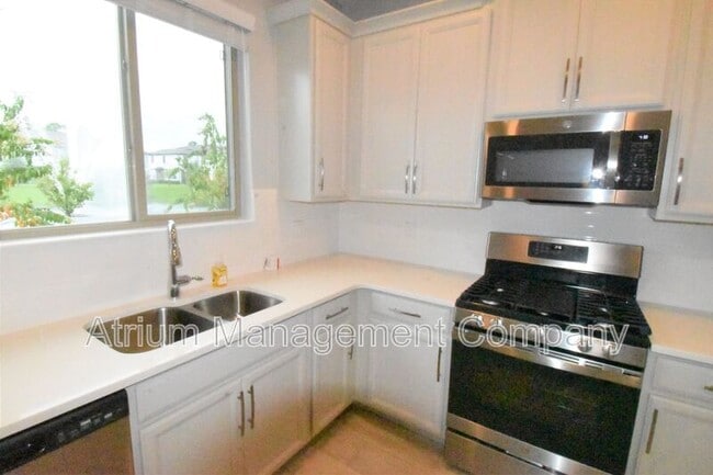 Building Photo - 401 Evertree Loop