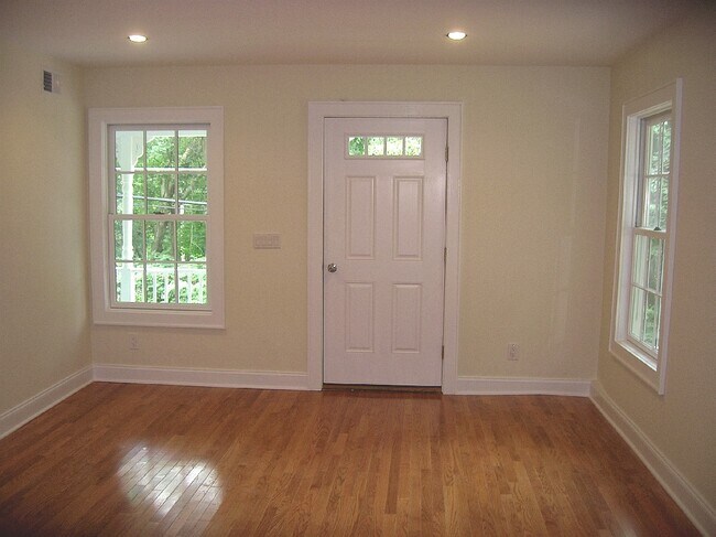 Building Photo - 603 NY-22