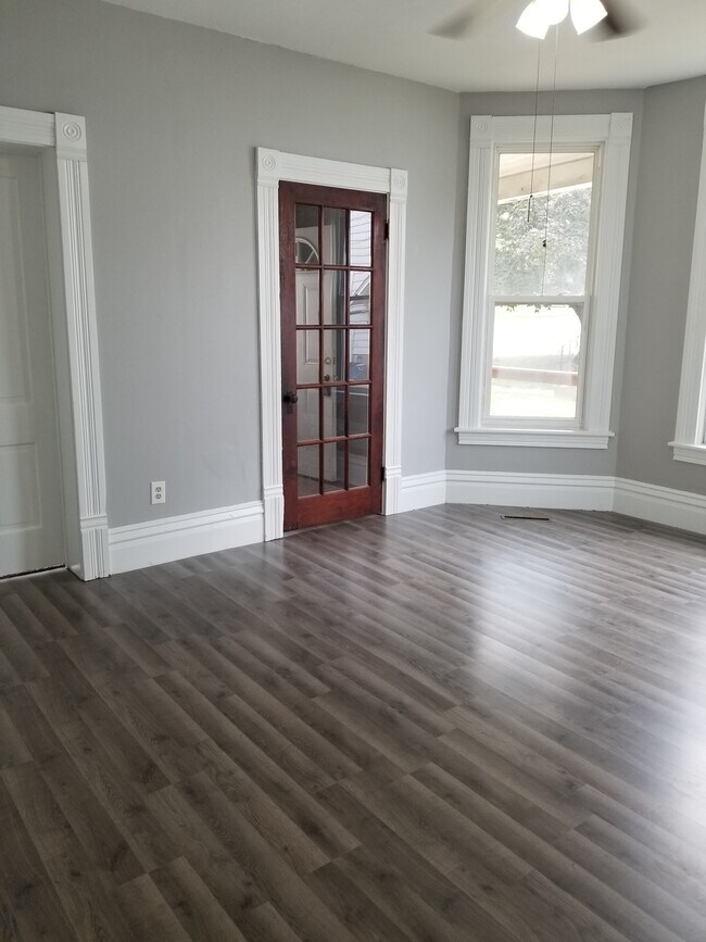 Foto del edificio - 560 10th Ave S