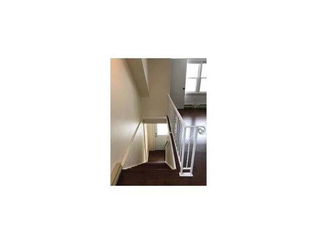 Building Photo - 106 B Spring St
