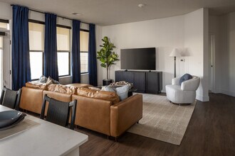 Building Photo - Broadmoor at Heartwood Preserve