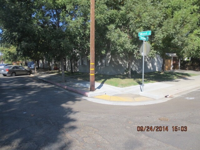 Foto del edificio - 400-410 N West St