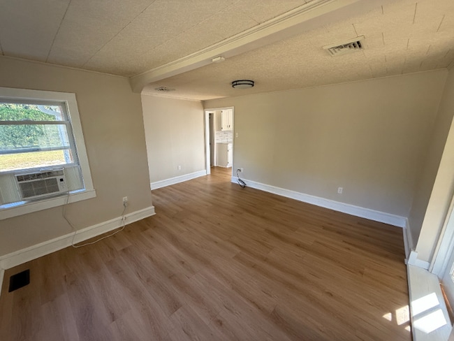 Building Photo - 601 N Orchard Rd