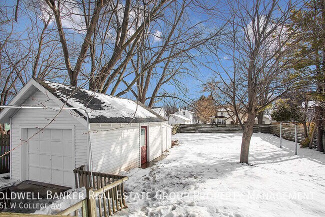 Building Photo - 1351 W College Ave