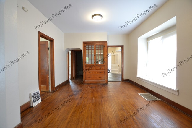 Foto del edificio - 10 Boulder Ave