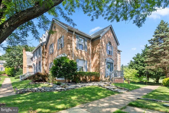 Foto del edificio - 4527 Sawgrass Ct