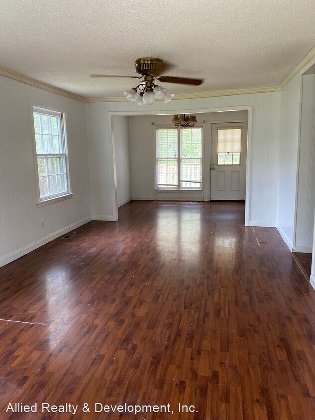 Foto del edificio - 4 br, 3 bath House - 1309 Cedarbrook Drive