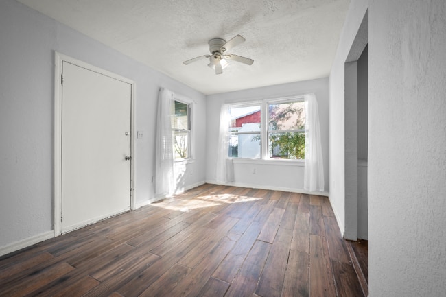 Building Photo - 1602 Wambolt St