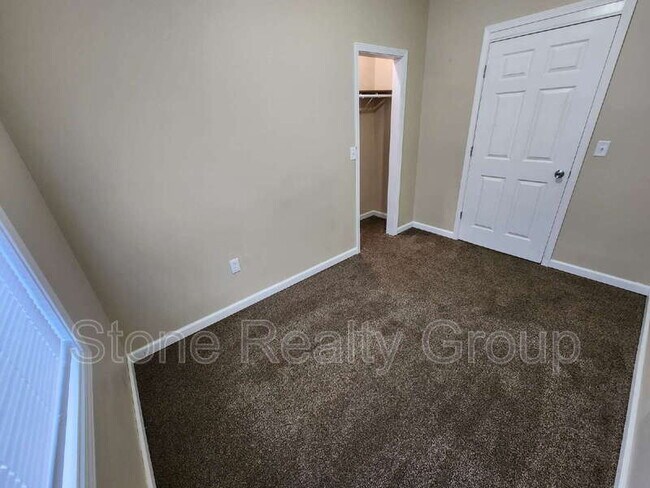Foto del edificio - 1423 Maple Ave