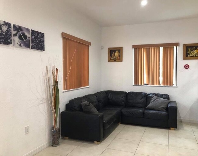 Building Photo - 16303 SW 44th Terrace