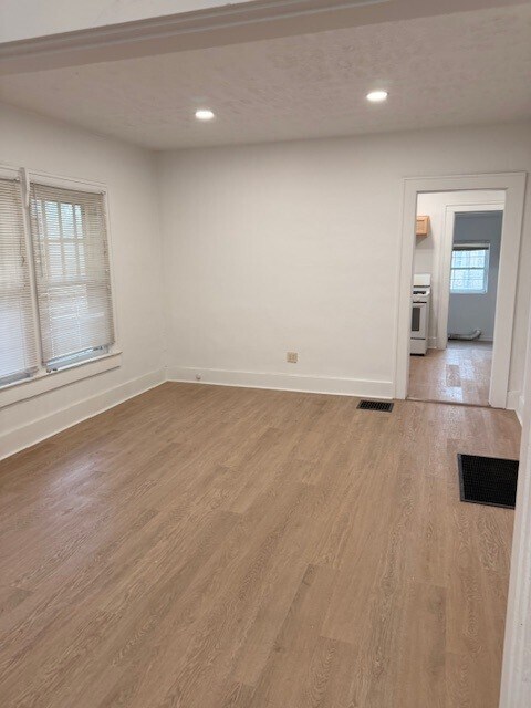 Foto del edificio - 11832 Simcoe St