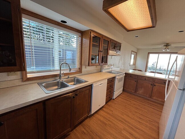 Foto del edificio - 4961 Morgan Dr