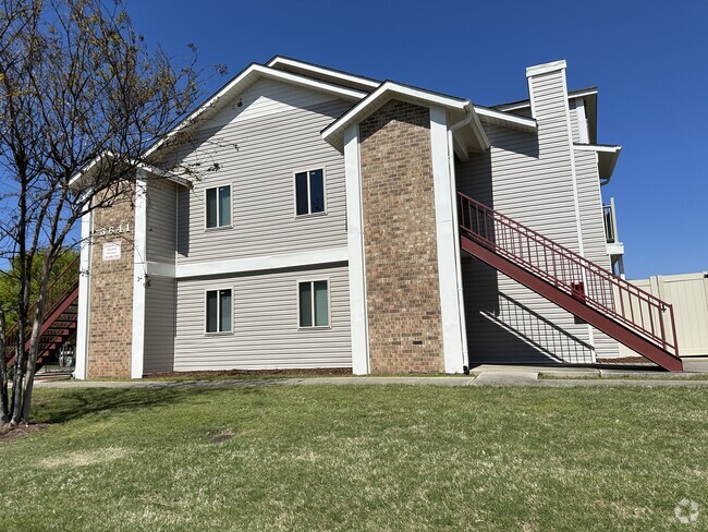 Building Photo - Chasewood Village
