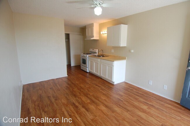 Building Photo - 1 W Avenida Ramona