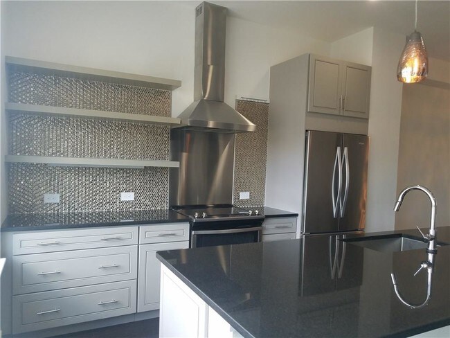 Foto del edificio - 4060 Spring Valley Rd
