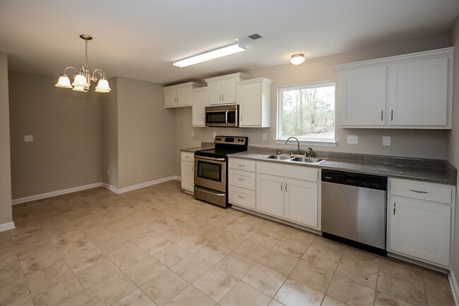 Building Photo - 2731 Lorena Cove