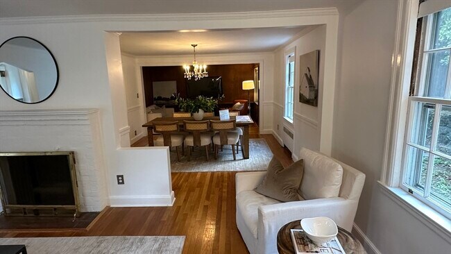 Foto del edificio - 159 Payson Rd