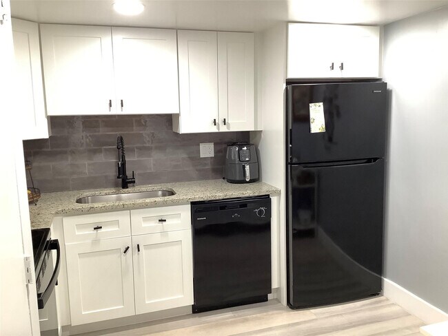 Foto del edificio - 4174 Inverrary Dr