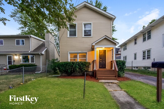 Building Photo - 709 Porter St