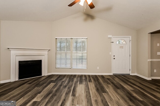Foto del edificio - 1325 Carney Ct