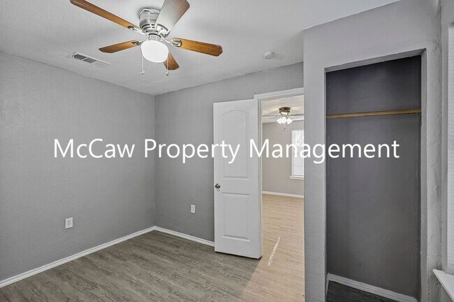 Foto del edificio - 8512 Wyatt Dr