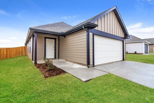 Building Photo - 1925 Malus Way
