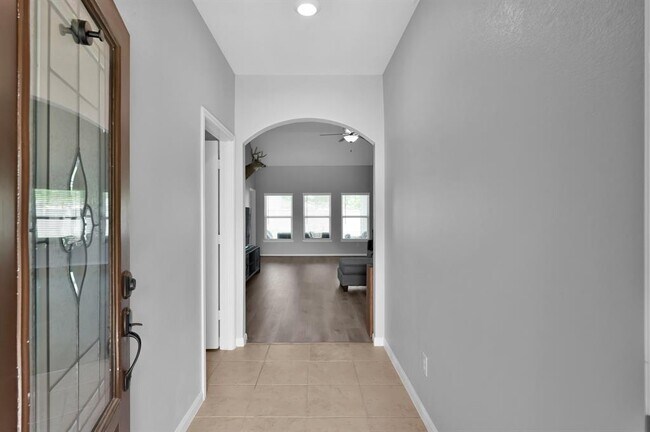 Building Photo - 22510 Red Sparrow Dr