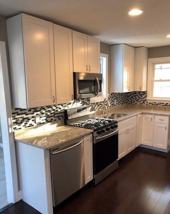 Foto del edificio - Lovely 3BR Single-Family Home in Morningside!